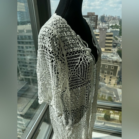 🆕 FARM Rio 🧿 NWOT Floral Crochet Lace Through Kimono, White - Sz L - Picture 5 of 15